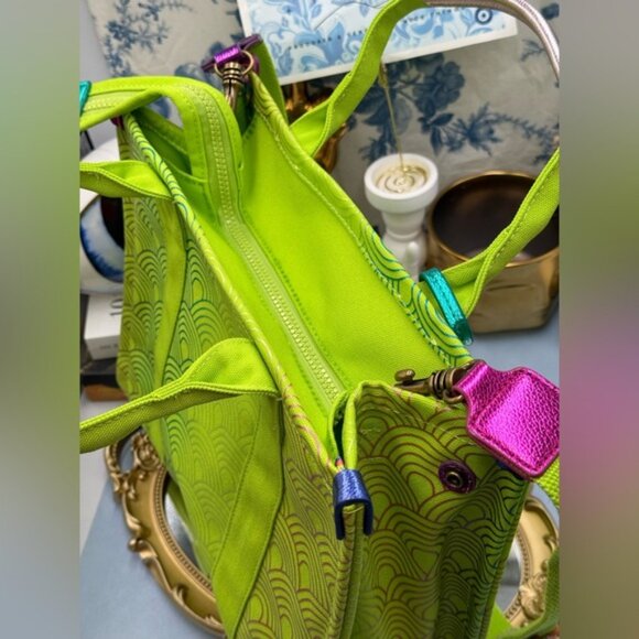 🆕 KURT GEIGER LONDON 🧿 NWOT Southbank Tote Crossbody Bag, Lime Green - Picture 11 of 16